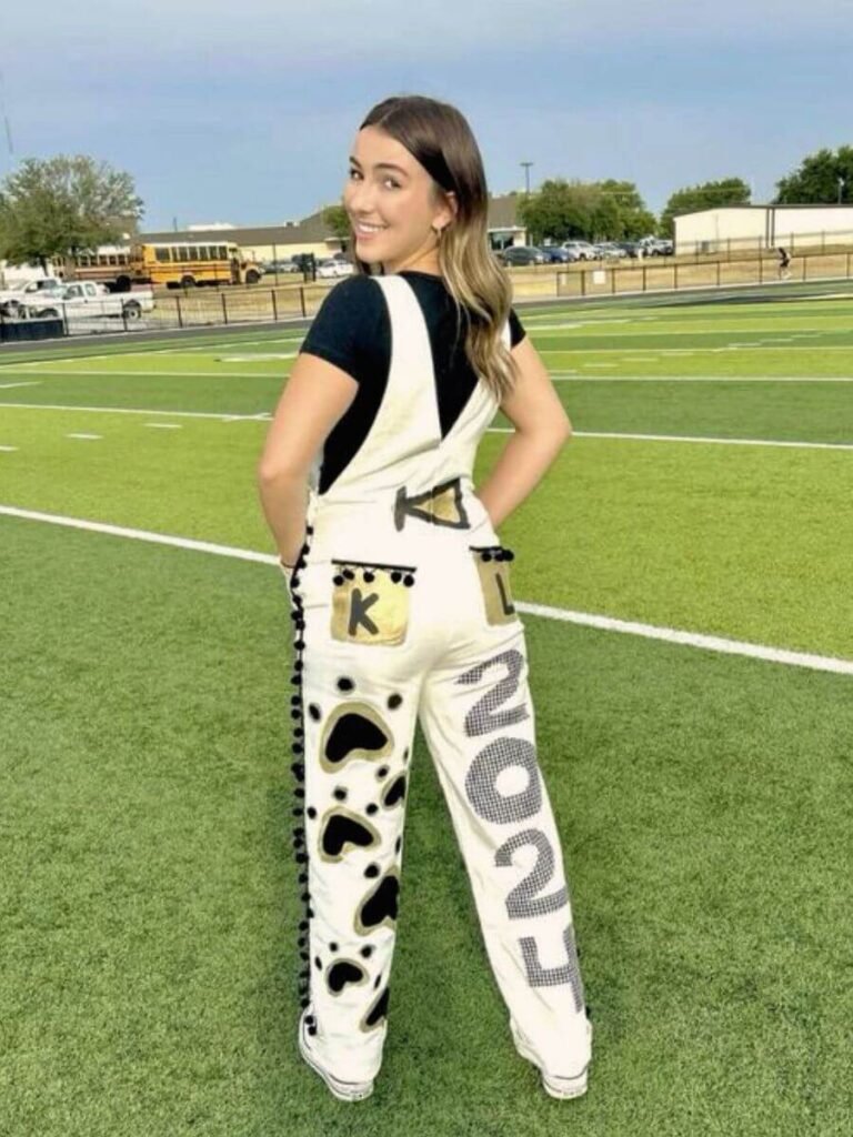 15 Cute Senior Overalls Ideas That Are Easy To DIY